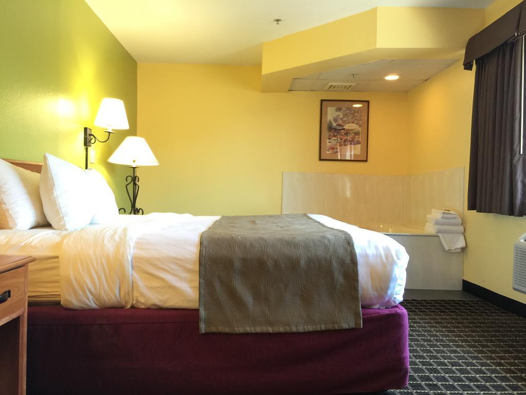 Quality Inn & Suites Harrington - Milford Exterior foto